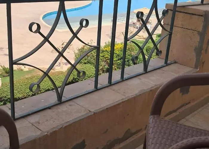 شالية في بلومار الدوم العين السخنة * Az-Zafarána